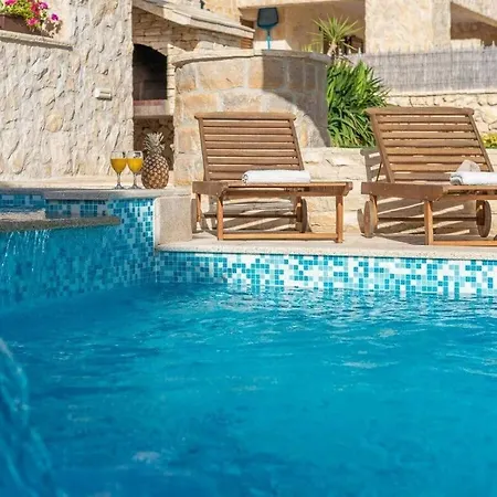 Villa Kirstin - Pool, Jacuzzi, Sauna