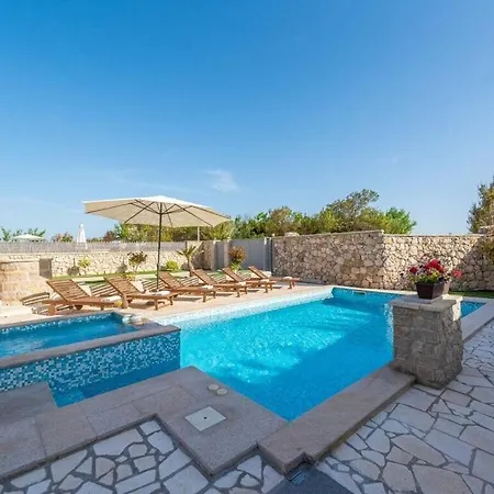 Kirstin - Pool, Jacuzzi, Sauna Villa Privlaka (Zadar)